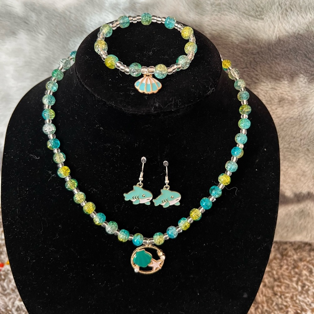 Handmade Jewelry Stretch Faux Pearl Earrings,Necklace, And Bracelet 💕